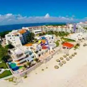 Departamento Hermoso Con Vista Al Mar , Cancun Mexico